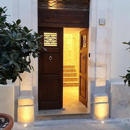 דירות סירקוזה Palazzo Giufa מראה חיצוני תמונה