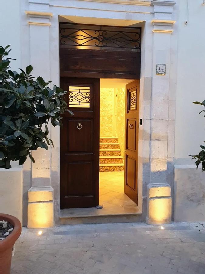 דירות סירקוזה Palazzo Giufa מראה חיצוני תמונה